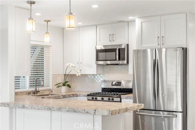 352 Y Pl #B - Photo 6 of 8