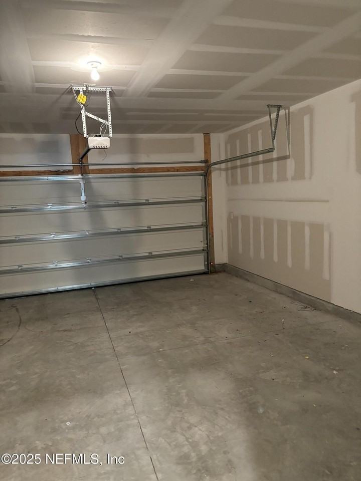 6847 Mirage St - Photo 5 of 26