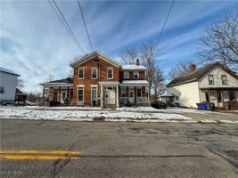 featured image of 153 N Sycamore St