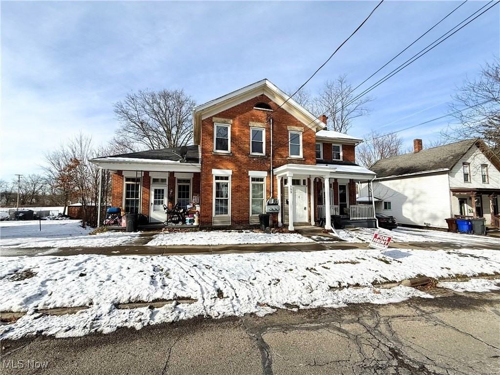 153 N Sycamore St - Photo 2 of 18