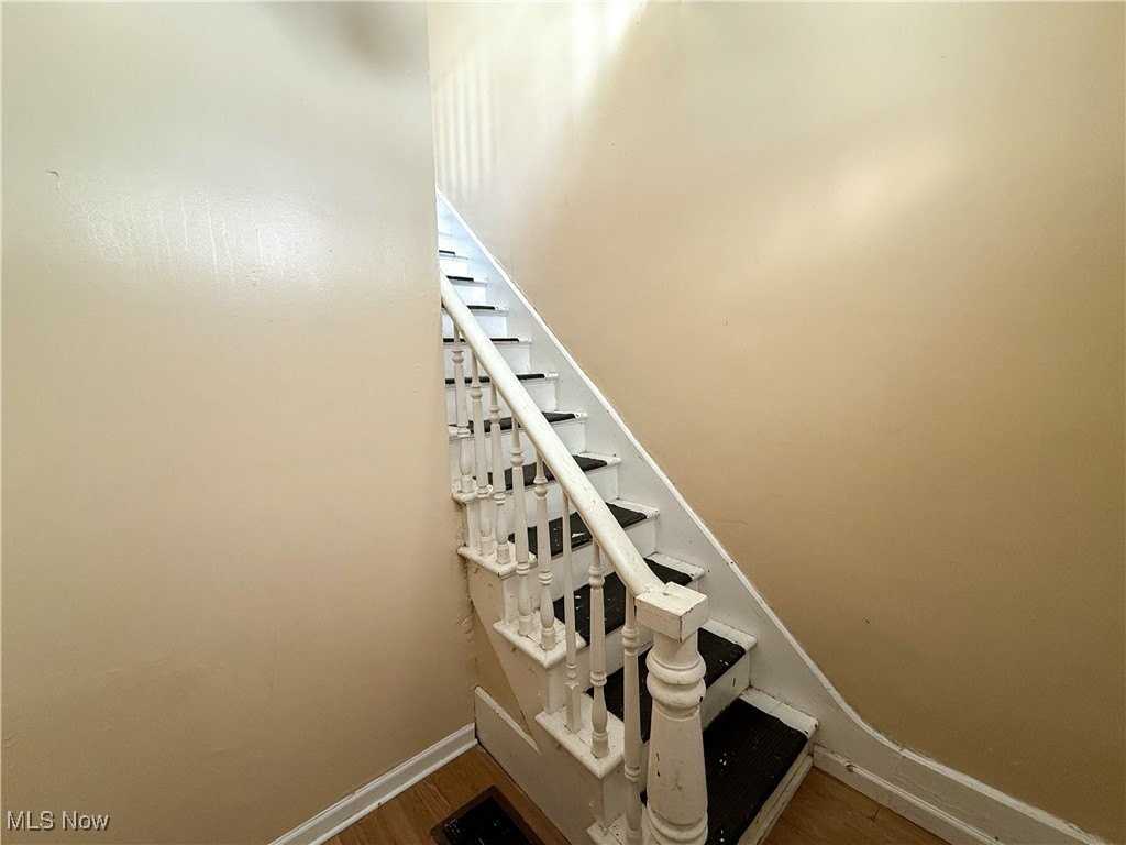 153 N Sycamore St - Photo 5 of 18