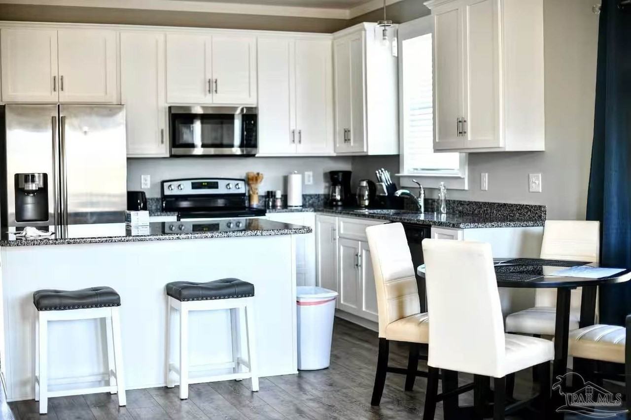 5446 Medina Rd - Photo 3 of 11