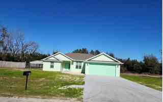 featured image of 329 Sw Chesterfield Cir