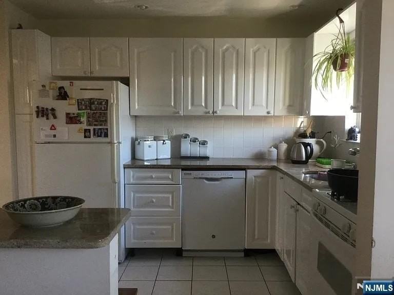 2-10 Virginia Dr - Photo 3 of 17