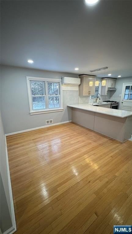 72 Martha Ave - Photo 4 of 21