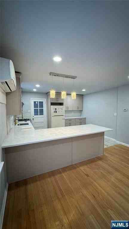 72 Martha Ave - Photo 5 of 21