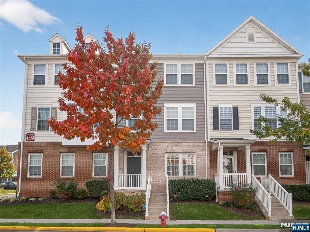 4 Wesmont Dr - Photo 2 of 42