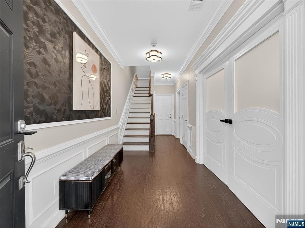 4 Wesmont Dr - Photo 3 of 42