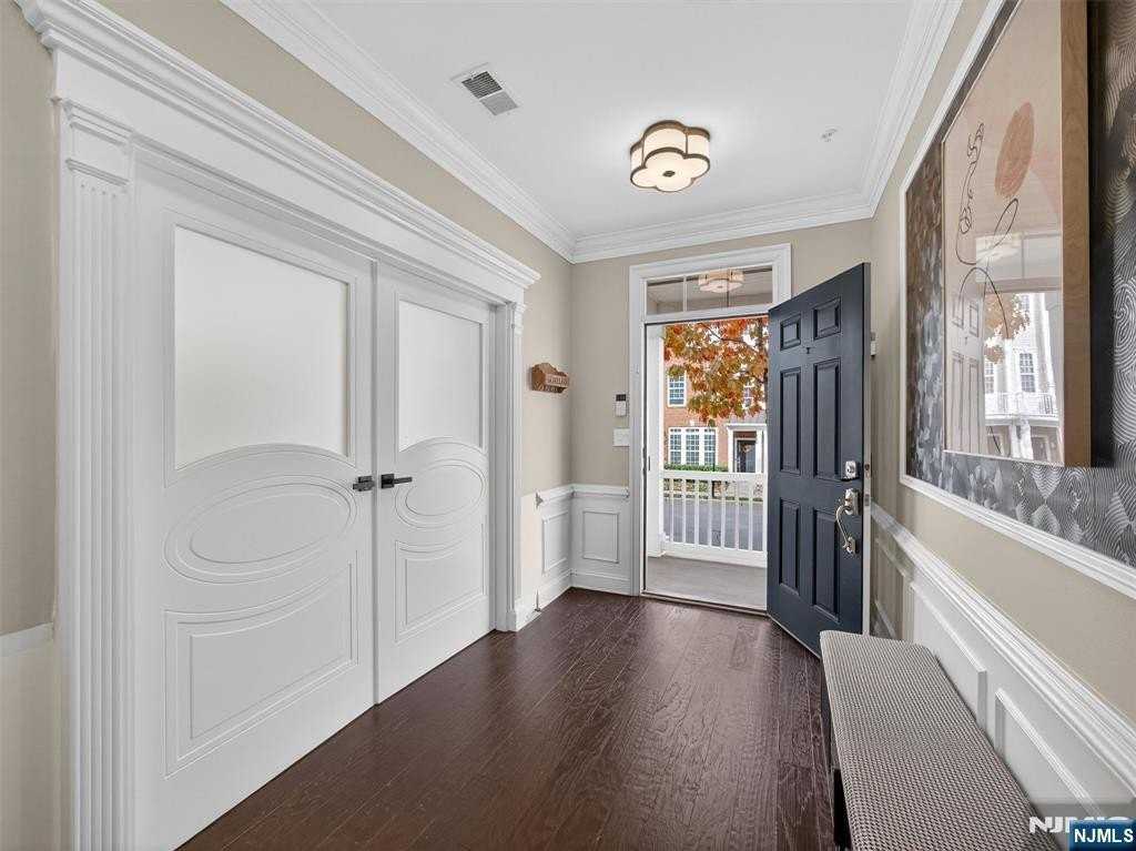 4 Wesmont Dr - Photo 4 of 42