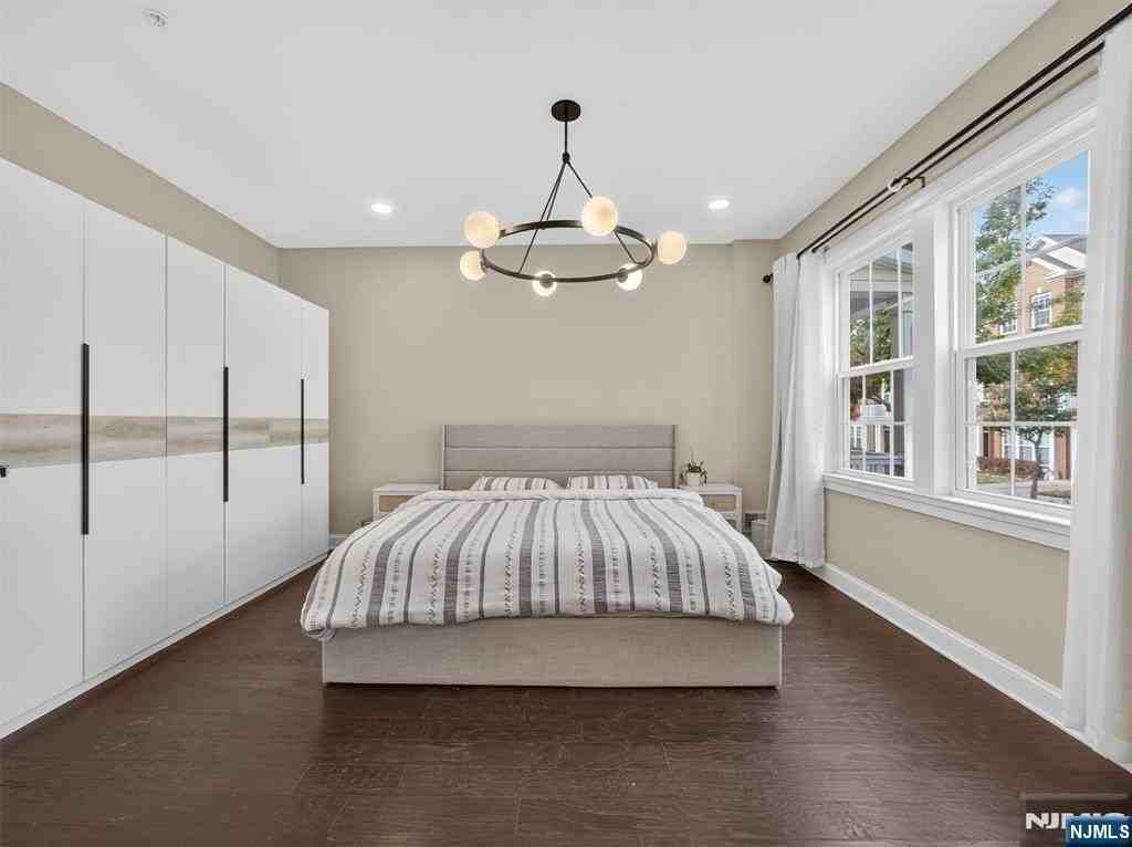 4 Wesmont Dr - Photo 5 of 42