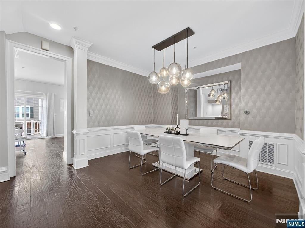 4 Wesmont Dr - Photo 7 of 42