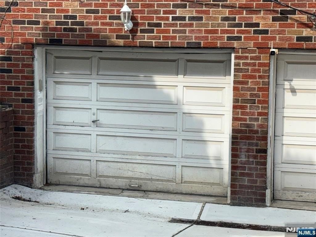 226 Clinton St - Photo 4 of 12