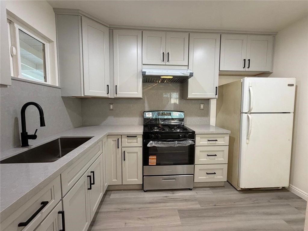 1316 Walnut St - Photo 2 of 6