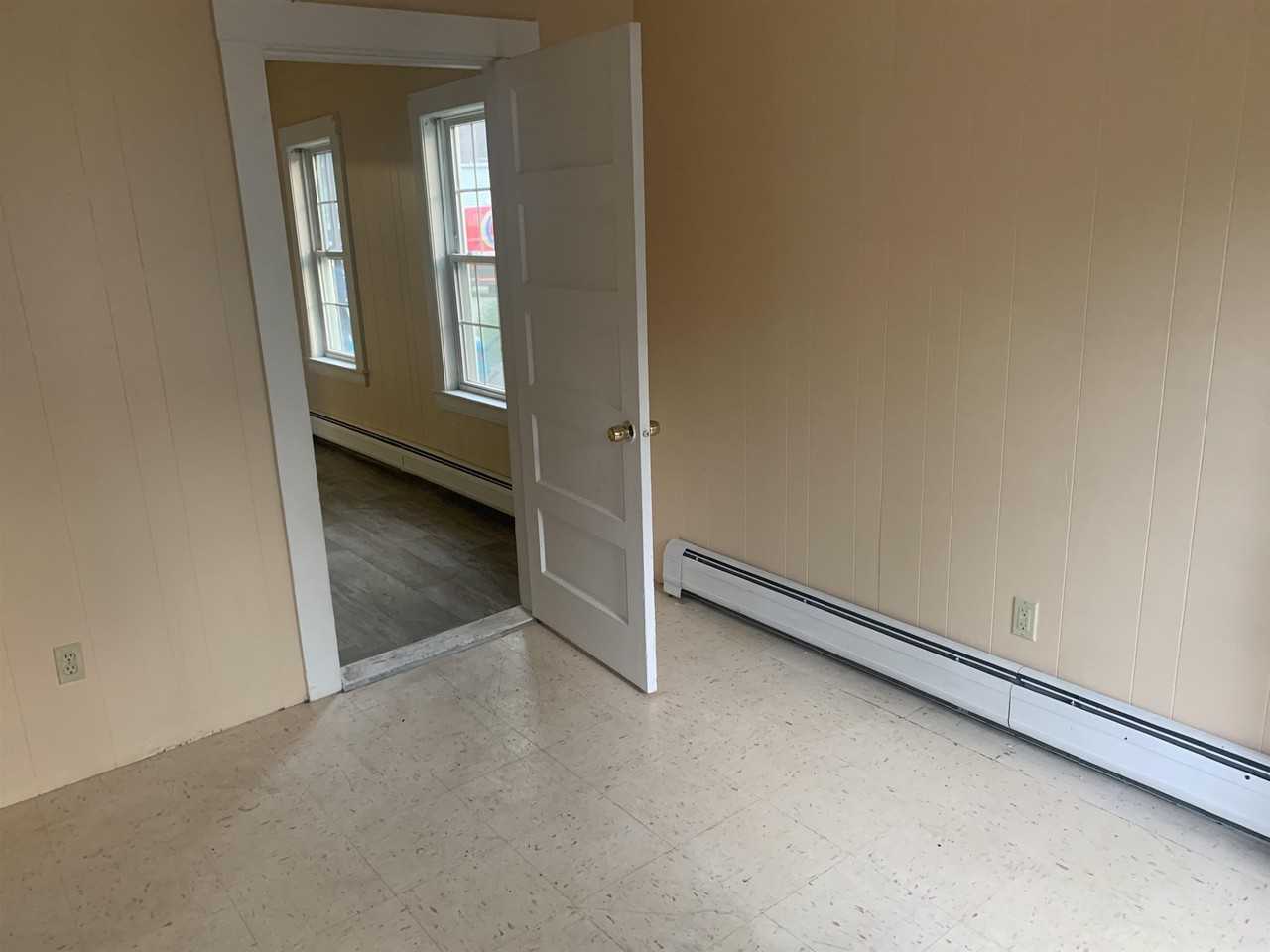 22 Spring St - Photo 6 of 32