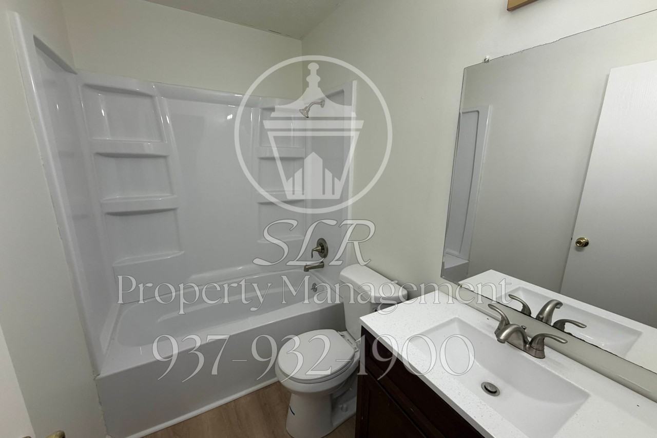 518 Regal Ave - Photo 2 of 8