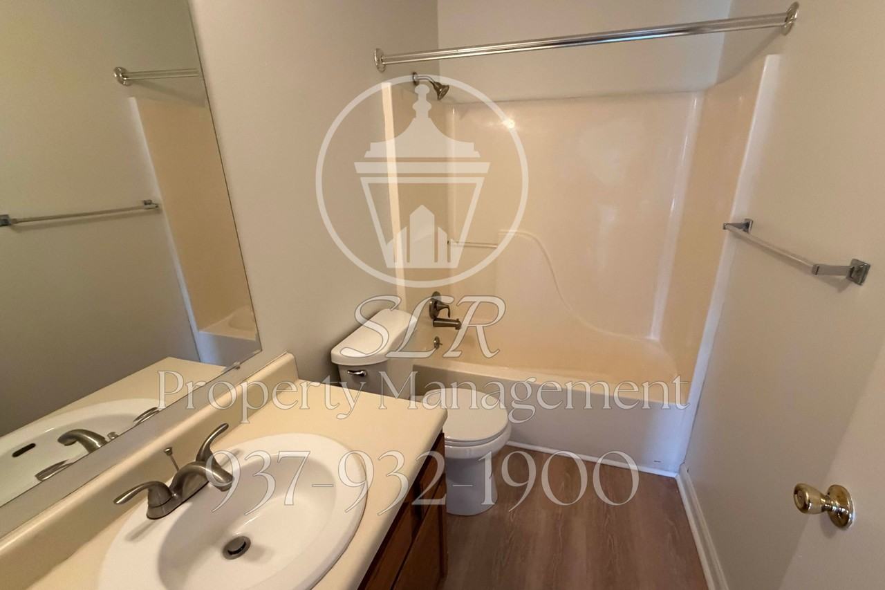 518 Regal Ave - Photo 3 of 8