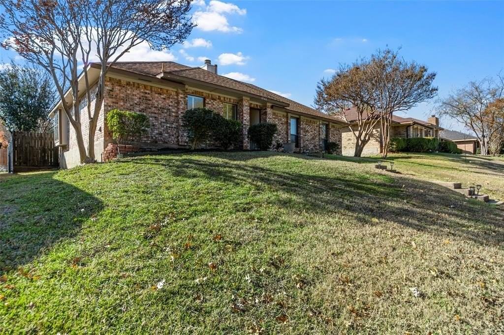 3706 Downs Way - Photo 2 of 38