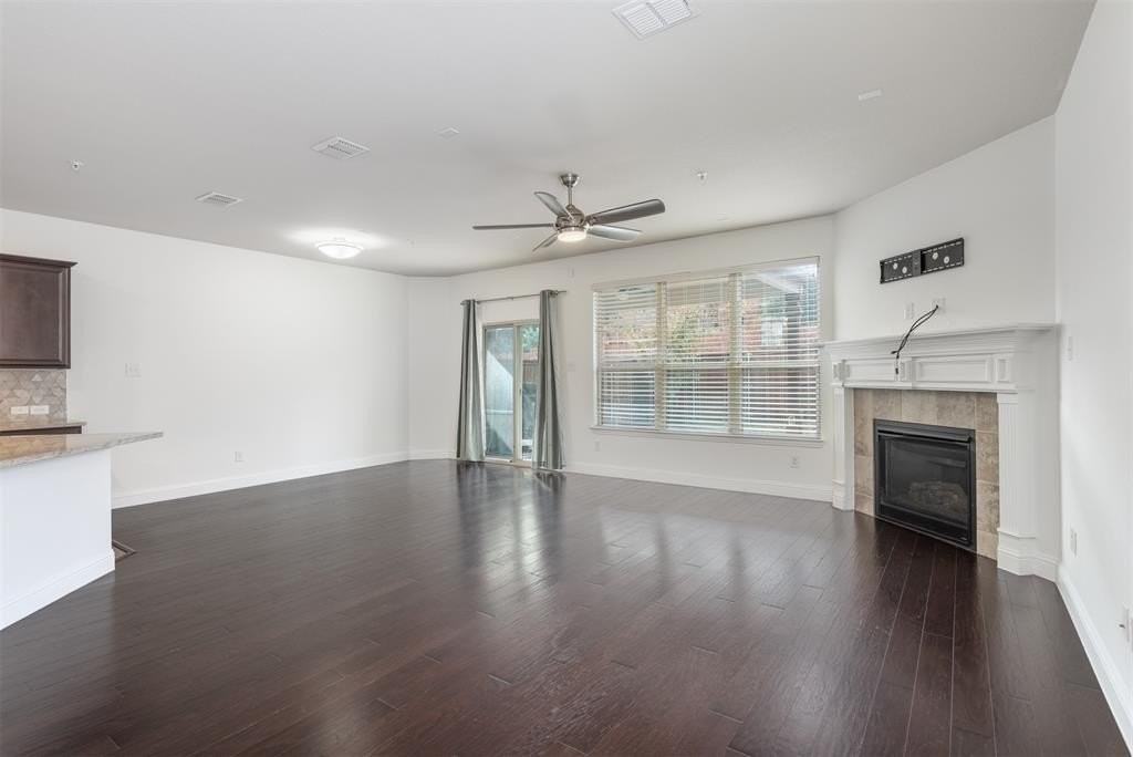 2492 Jackson Dr - Photo 3 of 27