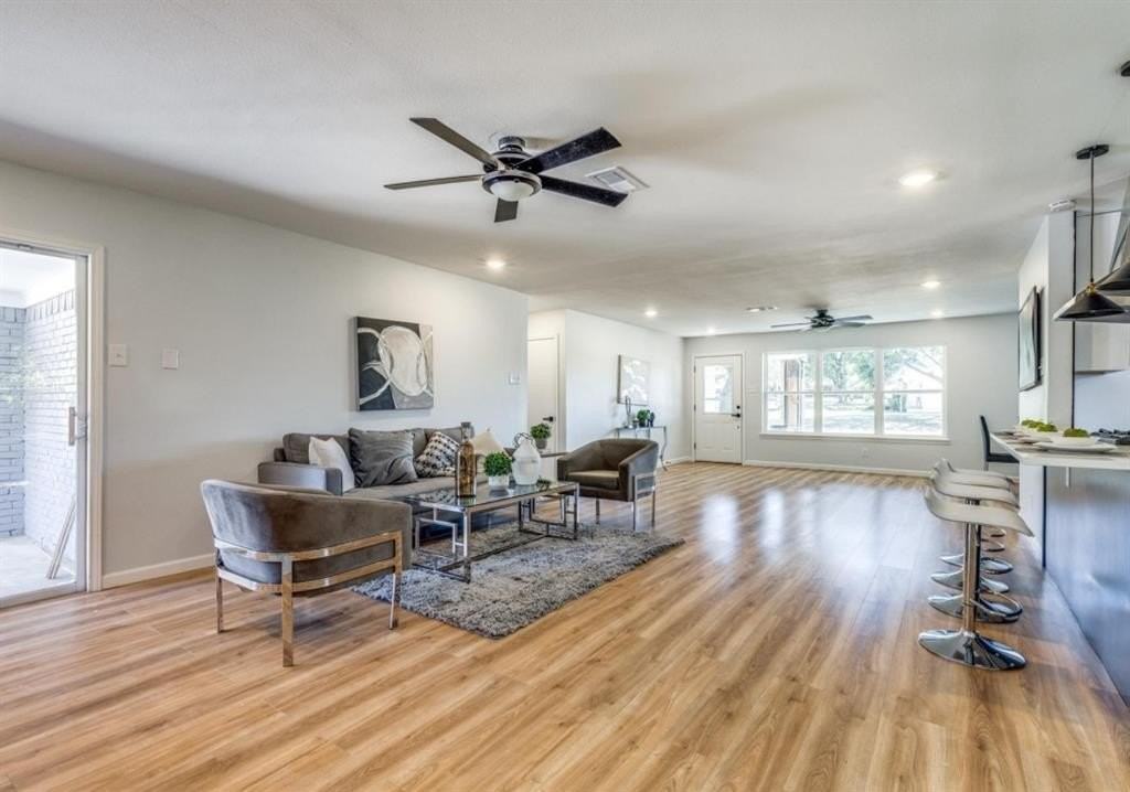 8011 Woodhue Rd - Photo 6 of 14