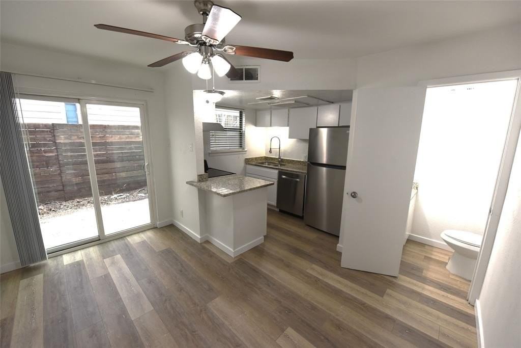 4033 Gilbert Ave #104