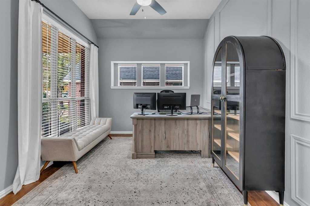 6548 Fairview Dr - Photo 4 of 31