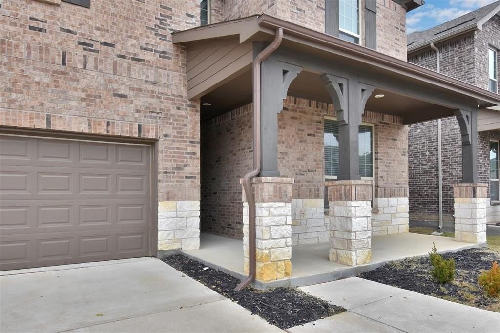 1017 Wishart Ct - Photo 3 of 33