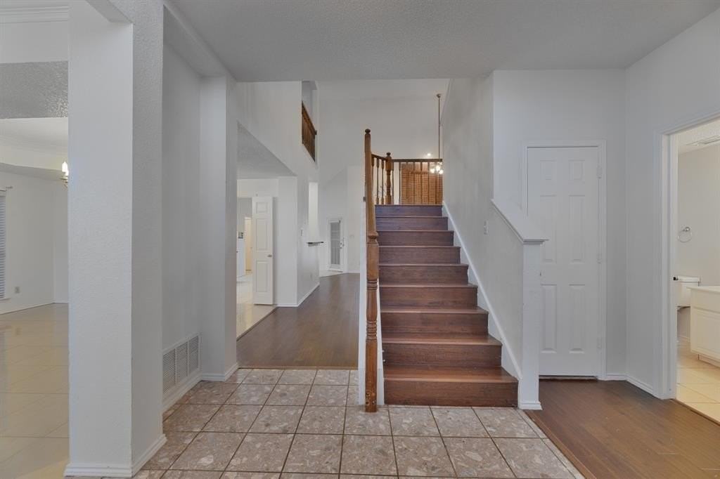 2617 Beeman Dr - Photo 2 of 32