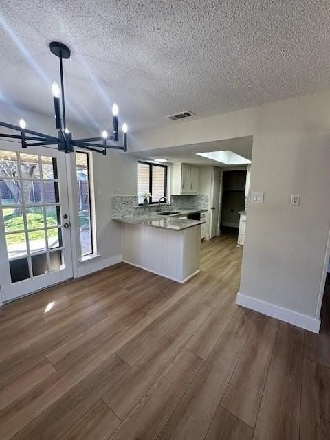 401 Willow Way - Photo 6 of 19
