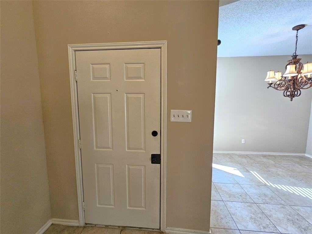 2705 Francisco Dr - Photo 6 of 31