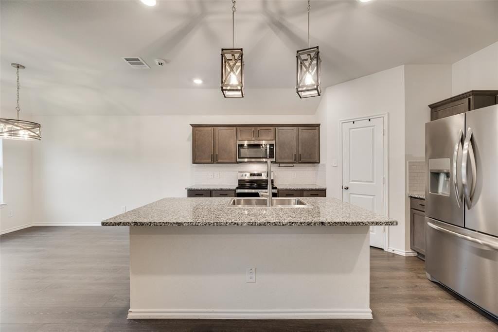 6208 Bracken Dr - Photo 4 of 18