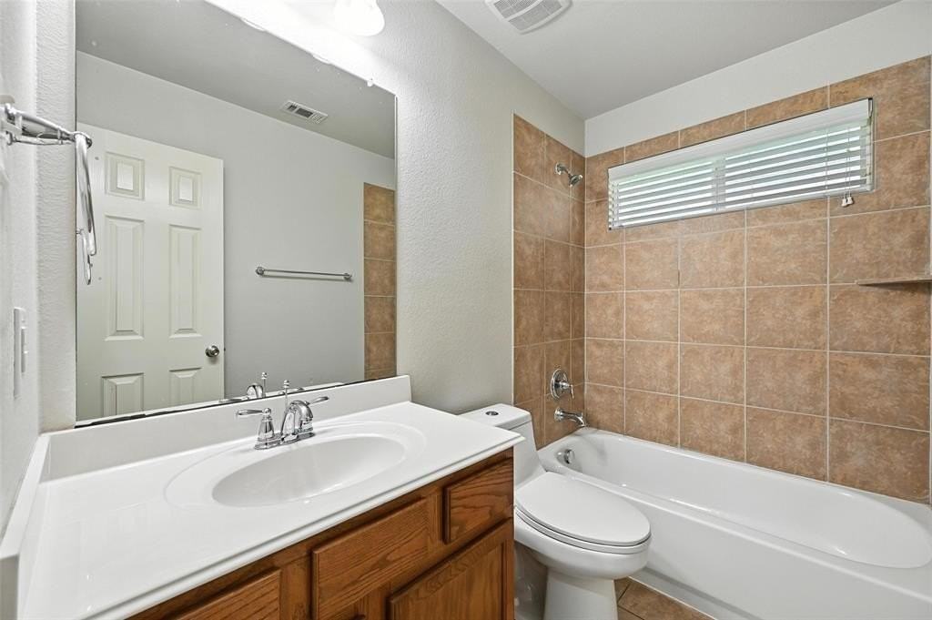 9209 Friendswood Dr - Photo 4 of 17