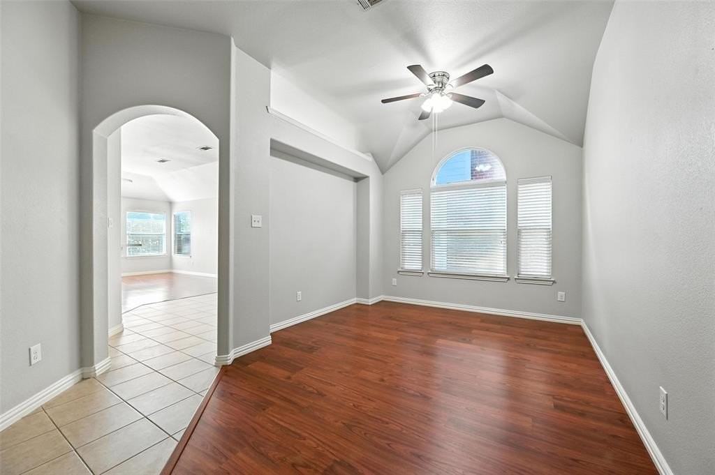 9209 Friendswood Dr - Photo 6 of 17