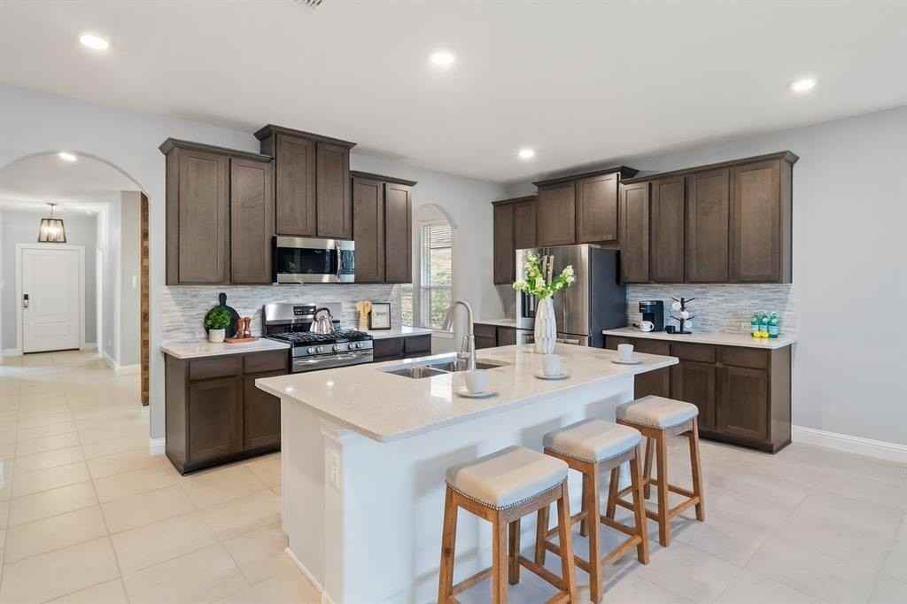 10813 Culberson Dr - Photo 4 of 31