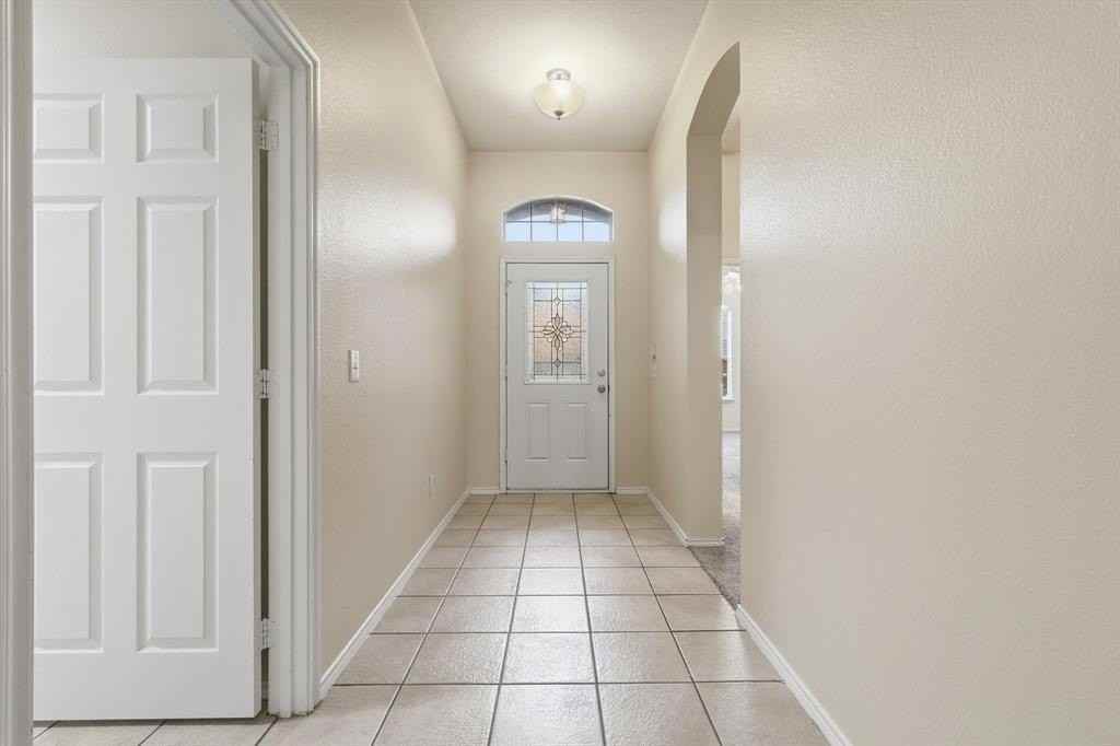 1503 Nightingale Ln - Photo 3 of 20