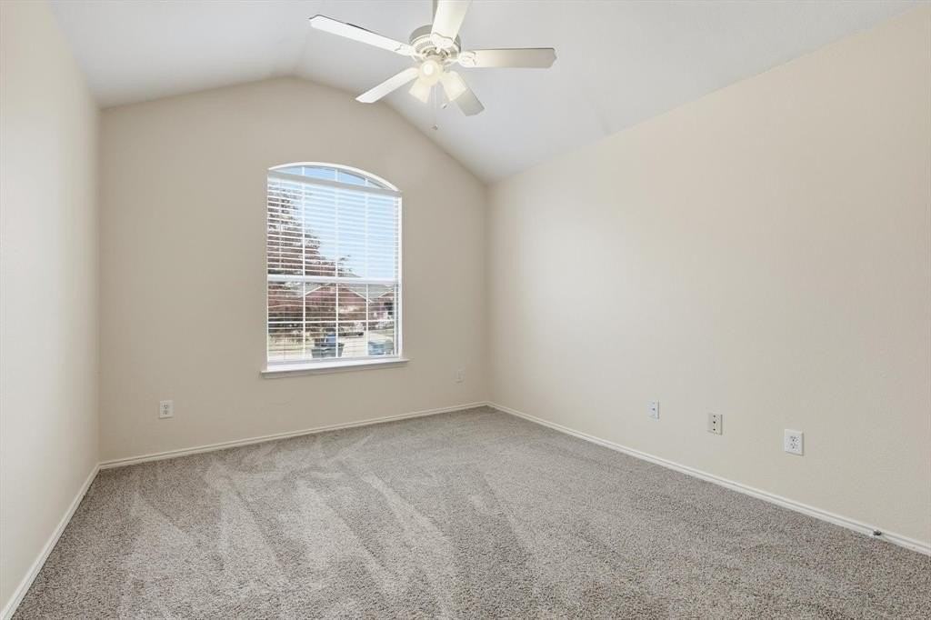 1503 Nightingale Ln - Photo 4 of 20