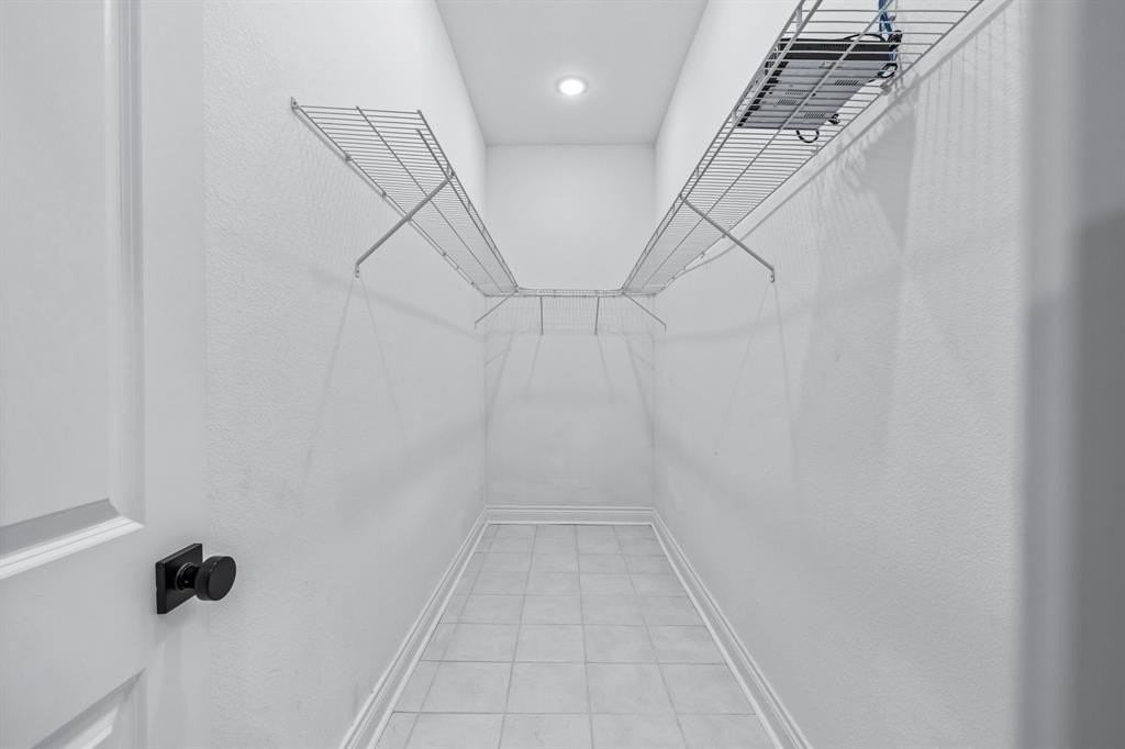 1701 Belzise Ter - Photo 3 of 35