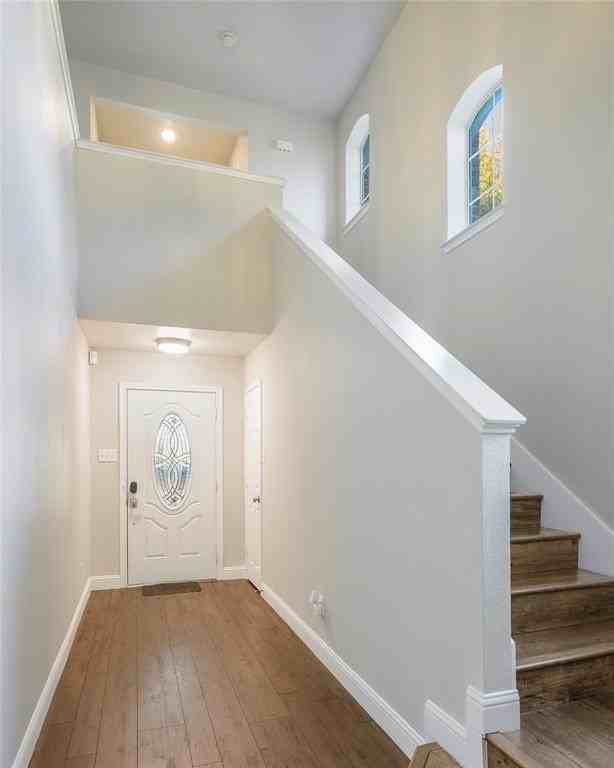 10101 Benwick Dr - Photo 2 of 19