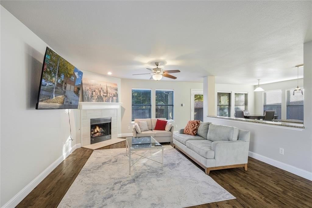 10101 Benwick Dr - Photo 4 of 19