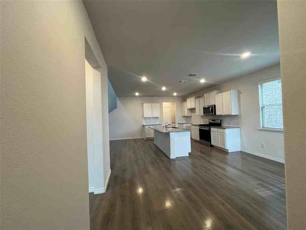 1601 Princeton Dr - Photo 5 of 22