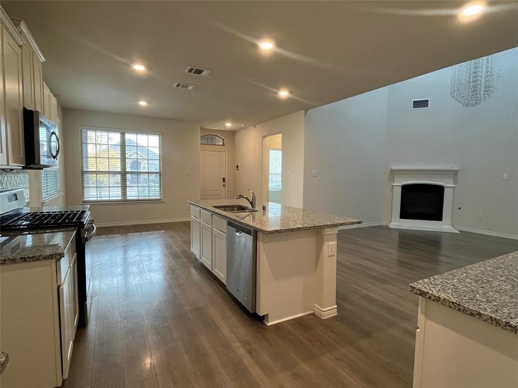 1601 Princeton Dr - Photo 7 of 22