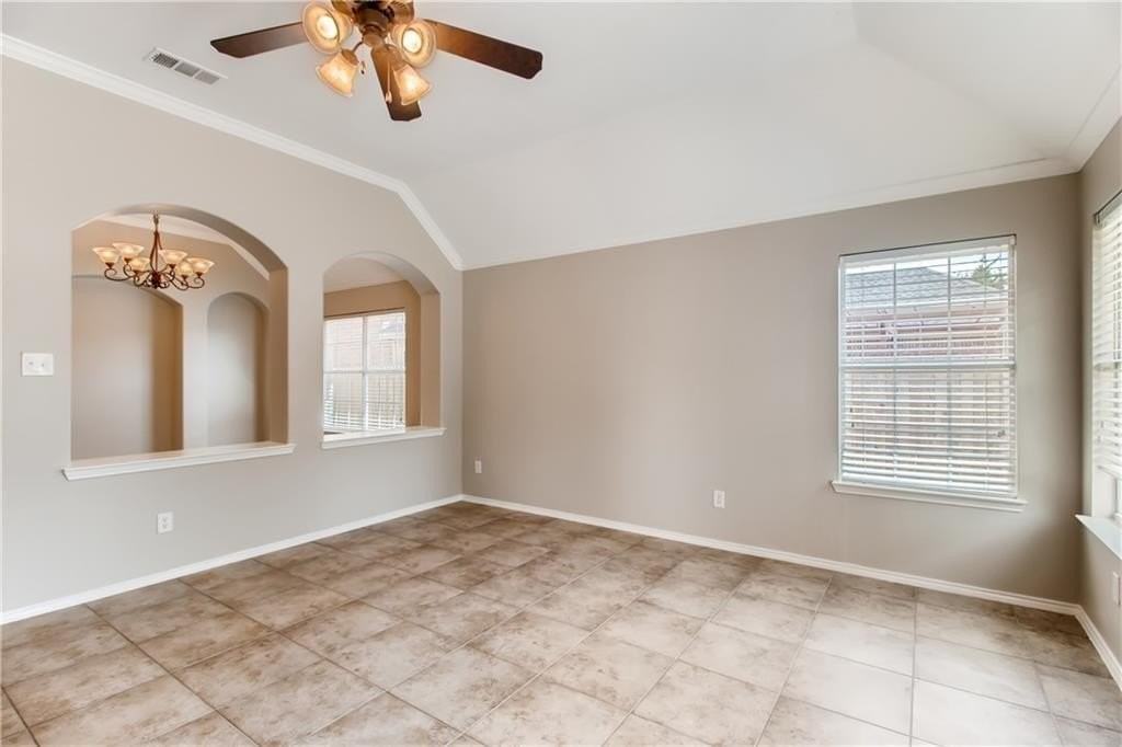 12621 Greenhaven Dr - Photo 5 of 30