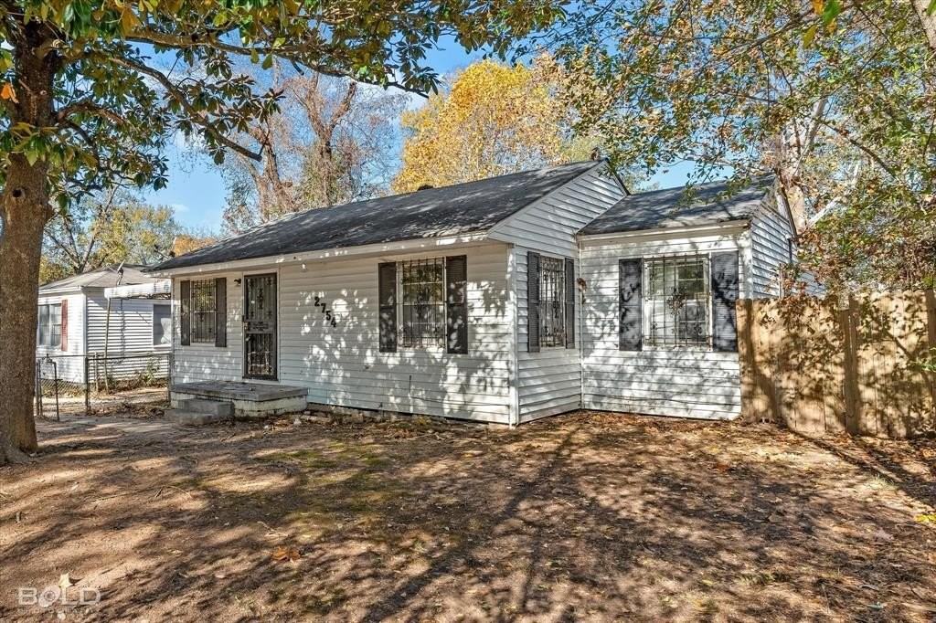 2754 Lakehurst Ave - Photo 6 of 33