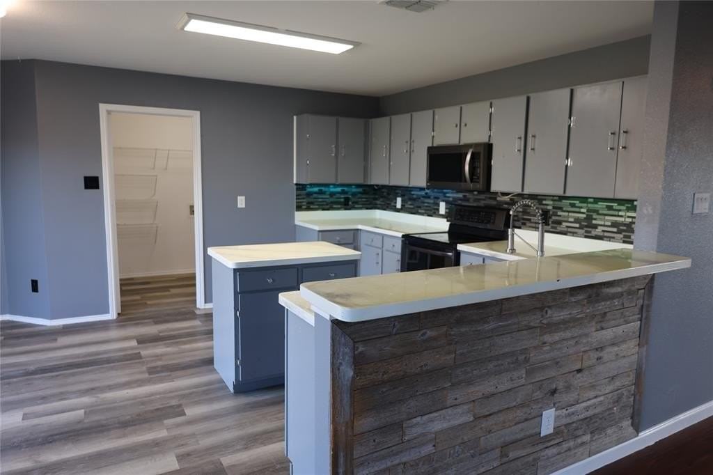 1714 Elm St - Photo 2 of 27