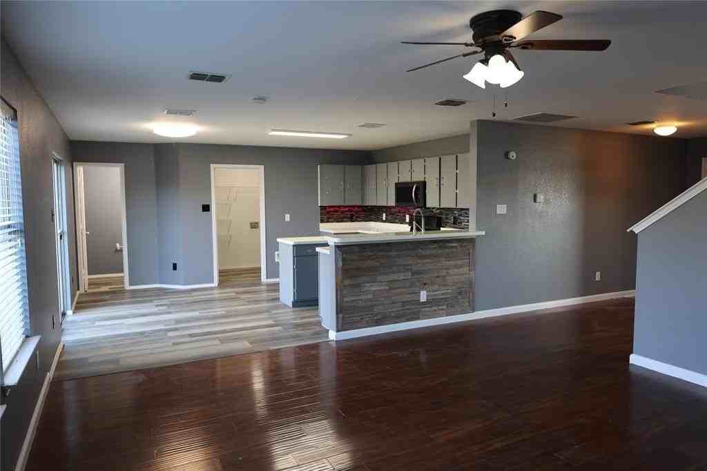 1714 Elm St - Photo 6 of 27