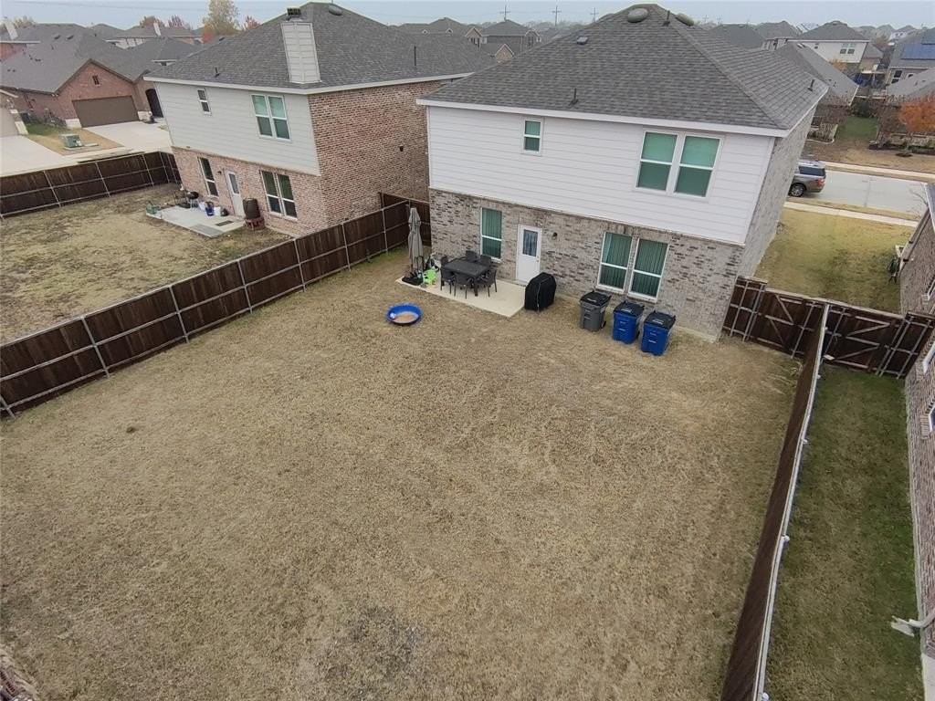 909 Cormorant St - Photo 5 of 23