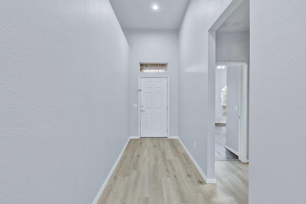 2808 Cedar Ridge Ln - Photo 3 of 28