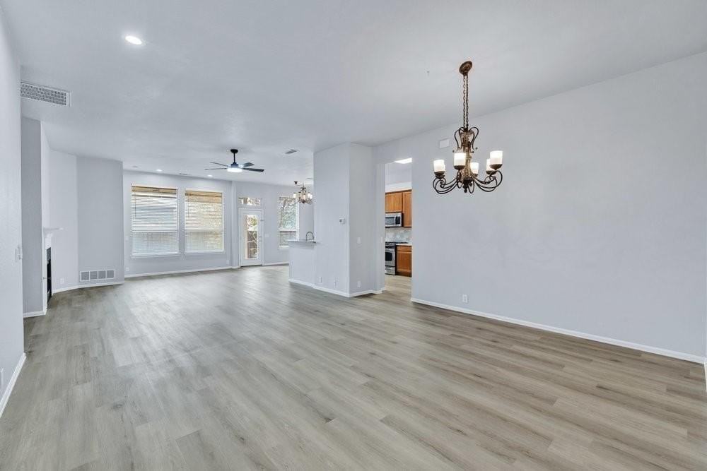 2808 Cedar Ridge Ln - Photo 5 of 28