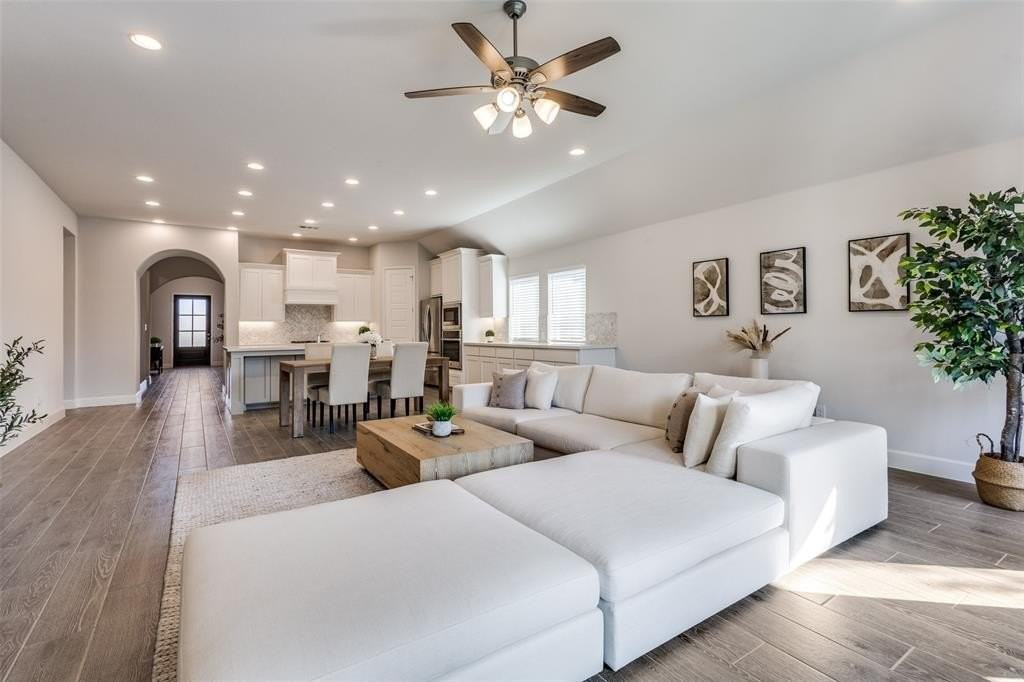 904 Saffold Trl - Photo 7 of 26