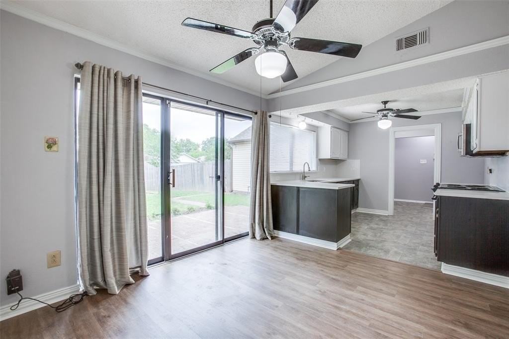 1122 Melissa Ln - Photo 5 of 12