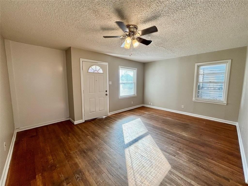 5856 Trigg Dr - Photo 2 of 16